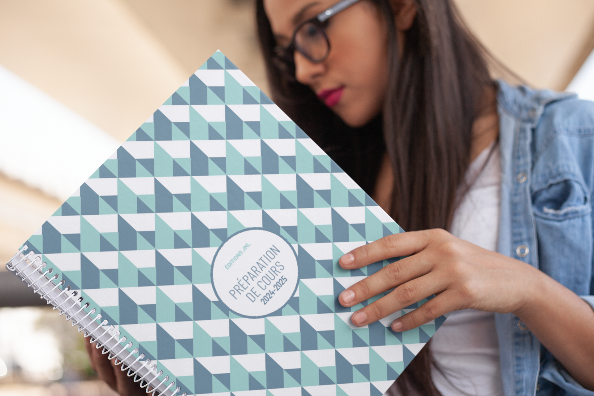 Planificateur pour enseignant 2026-2027, Semainier daté 6 périodes + relevé de notes 8 groupes + 3 acétates + 10 feuilles lignées + 1 pochette (S6C+RNS8 DATÉ+3 acétates+10 fles lignées+1 pochette/135) – Image 2